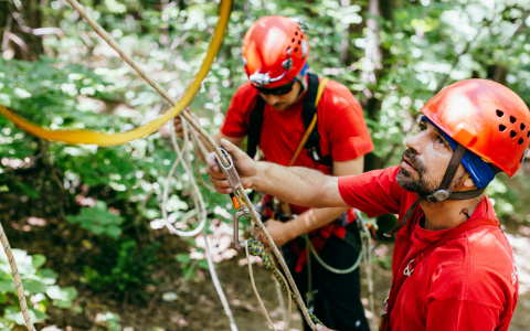 LOW ANGLE ROPE RESCUE (NON-NFPA)